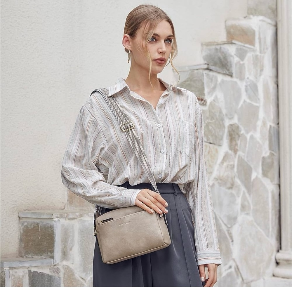 BOSTANTEN Vegan Leather Small
Crossbody Bags